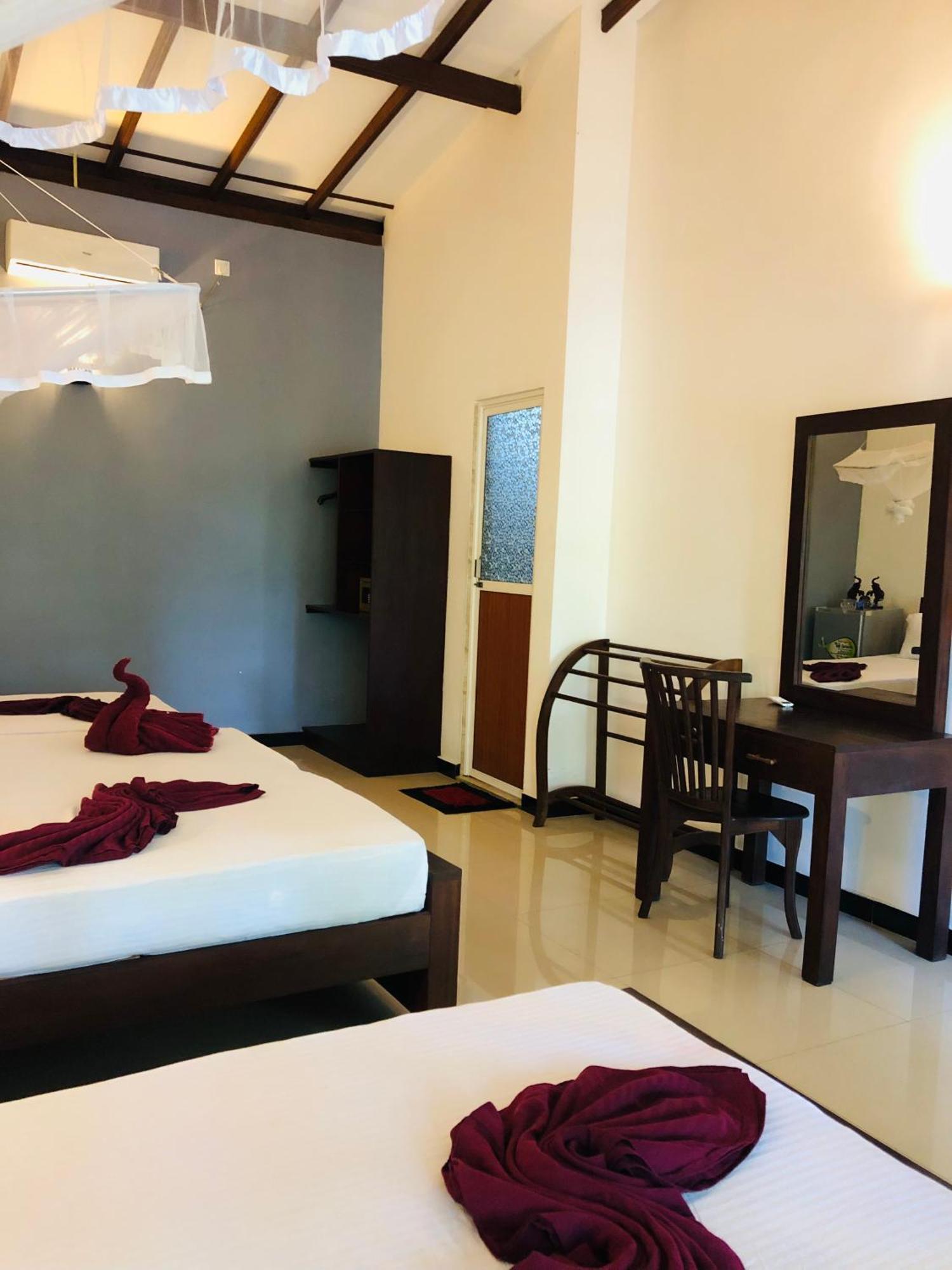 Tinara River Inn, Weligama Exterior foto
